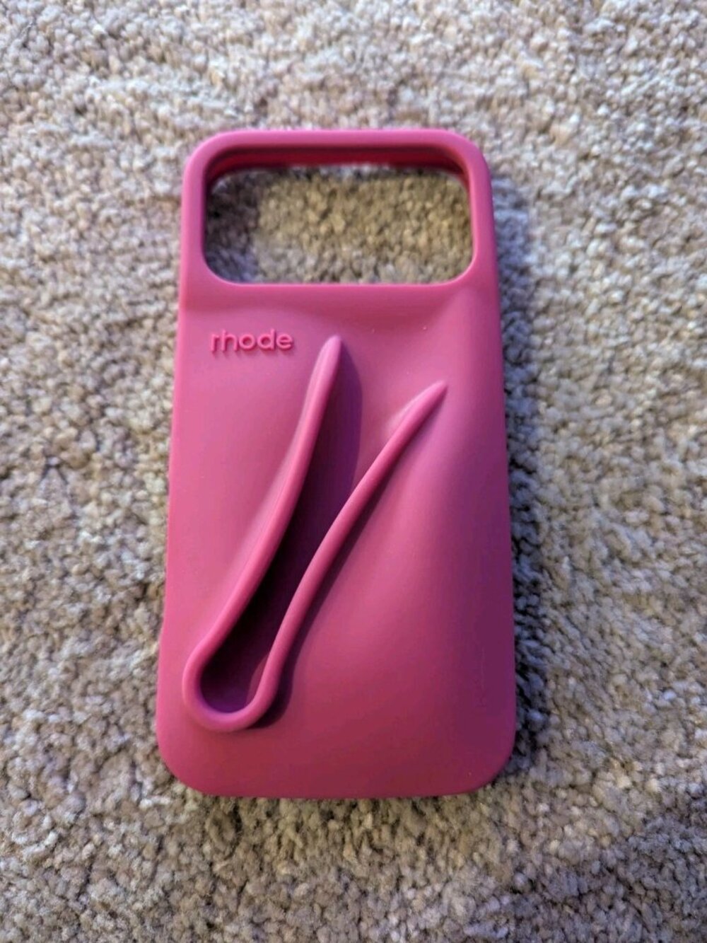 Rhode "Summer Lip Gloss" & 3D Silicon Case For iPhone 17 Pro